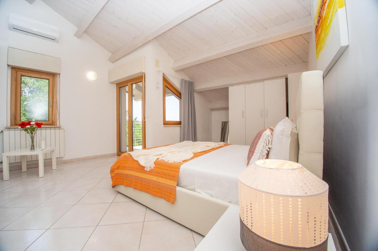 פרנקווילה אל מארה Abruzzodamare Amazing Apartments With Romantic Sea View מראה חיצוני תמונה