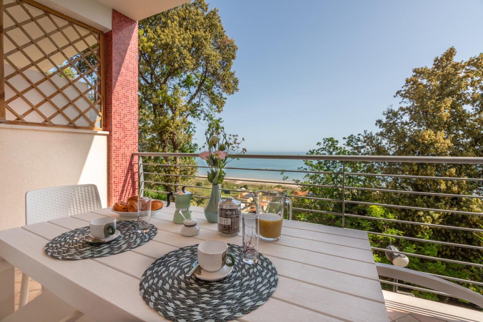 פרנקווילה אל מארה Abruzzodamare Amazing Apartments With Romantic Sea View מראה חיצוני תמונה