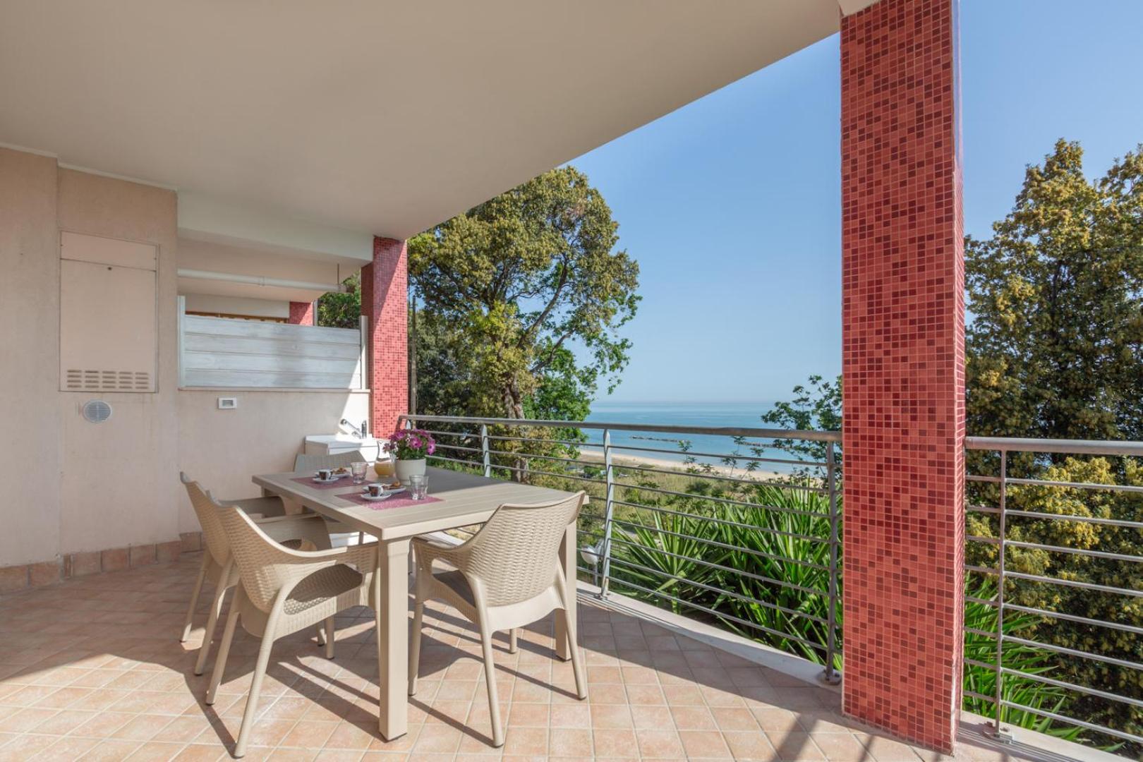 פרנקווילה אל מארה Abruzzodamare Amazing Apartments With Romantic Sea View מראה חיצוני תמונה
